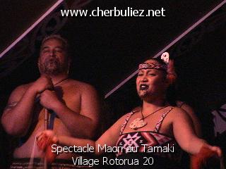 légende: Spectacle Maori au Tamaki Village Rotorua 20
qualityCode=raw
sizeCode=half

Données de l'image originale:
Taille originale: 136585 bytes
Temps d'exposition: 1/50 s
Diaph: f/180/100
Heure de prise de vue: 2003:02:28 18:02:36
Flash: non
Focale: 232/10 mm
